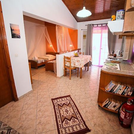 Apartments Mary Agios Gordios  Exterior photo