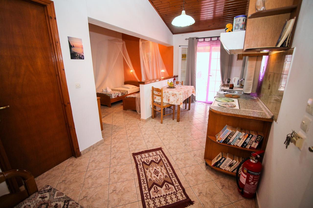 Apartments Mary Agios Gordios  Exterior photo