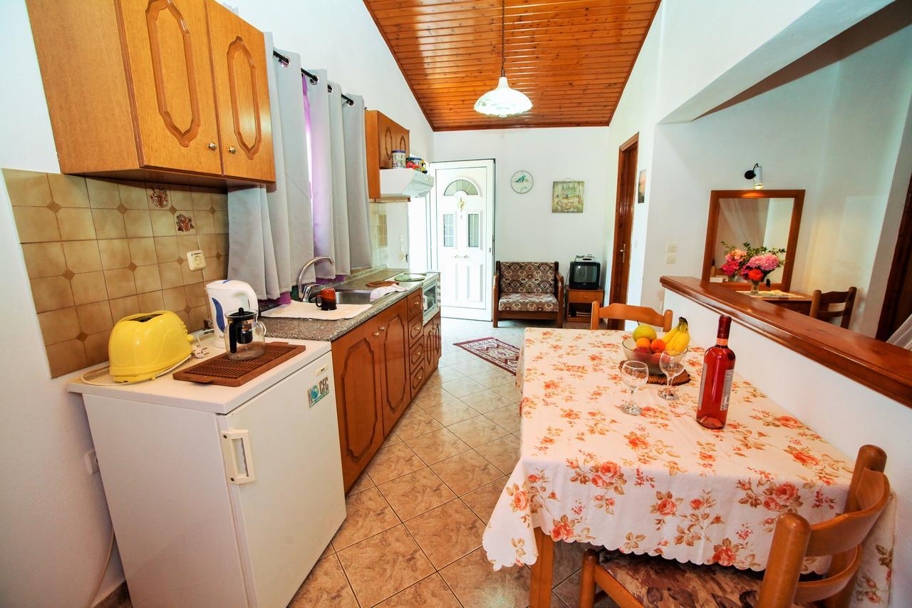 Apartments Mary Agios Gordios  Exterior photo