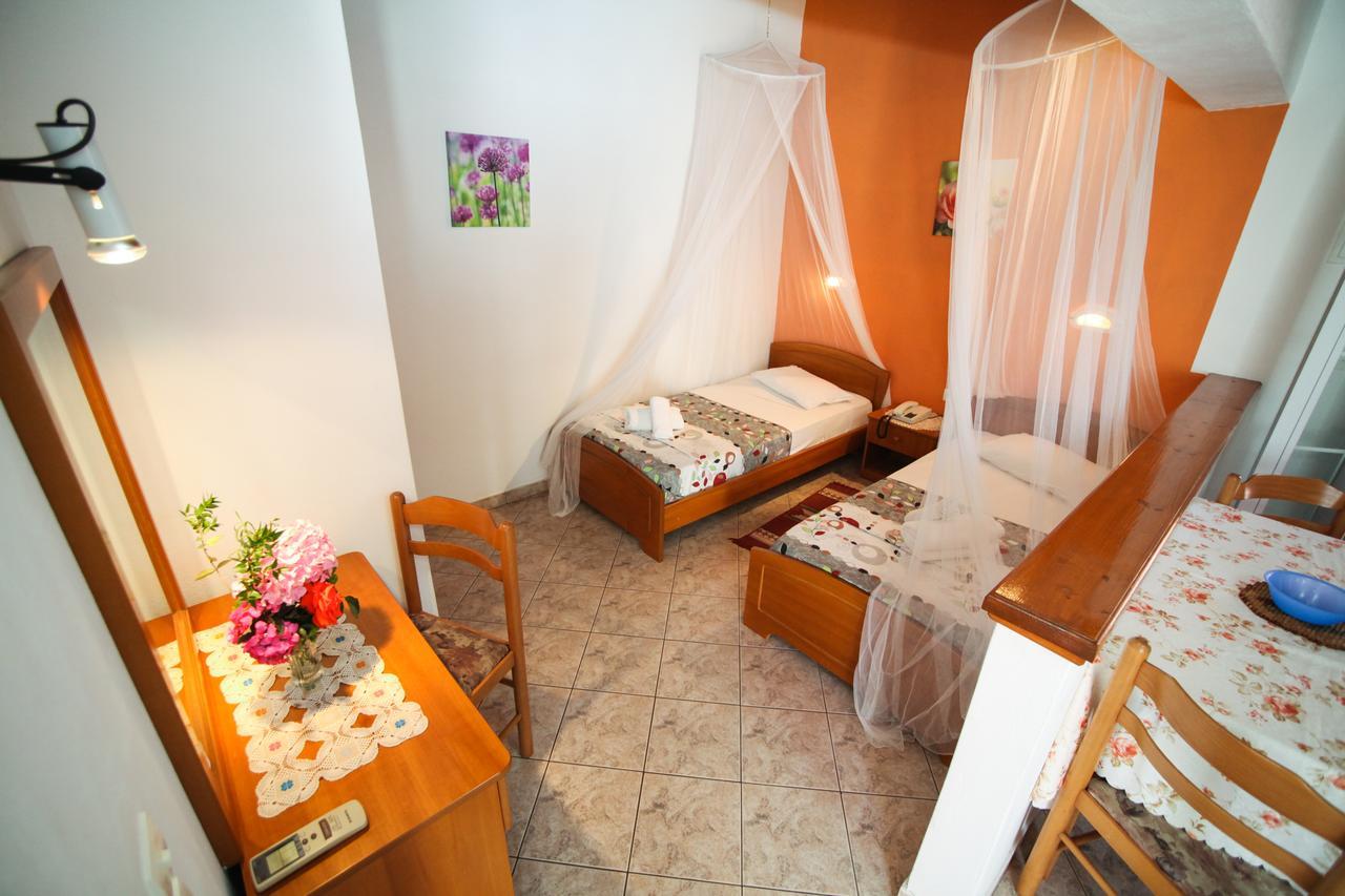 Apartments Mary Agios Gordios  Exterior photo
