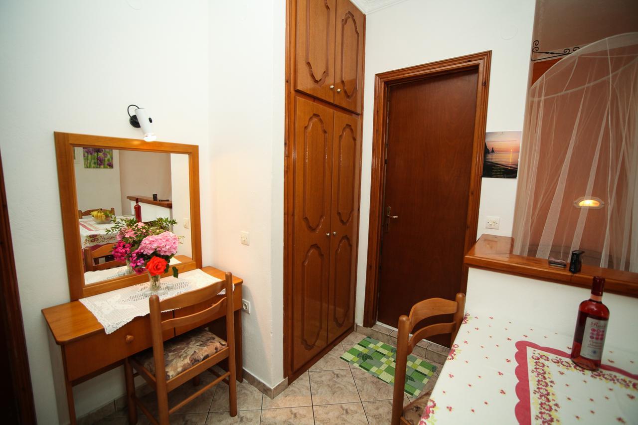 Apartments Mary Agios Gordios  Exterior photo